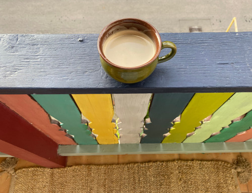 Culori de primavara pe terasa cu vopsele Annie Sloan