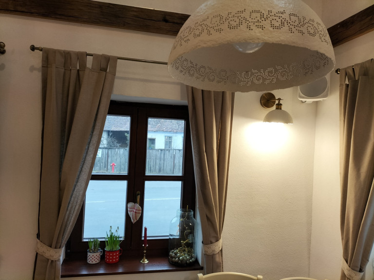 Lampa ecologica vopsita cu vopsea decorativa Annie Sloan